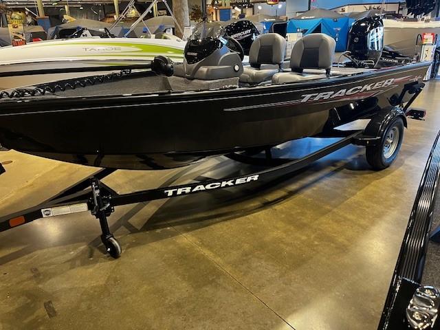 2025 Tracker Super Guide V-16 SC