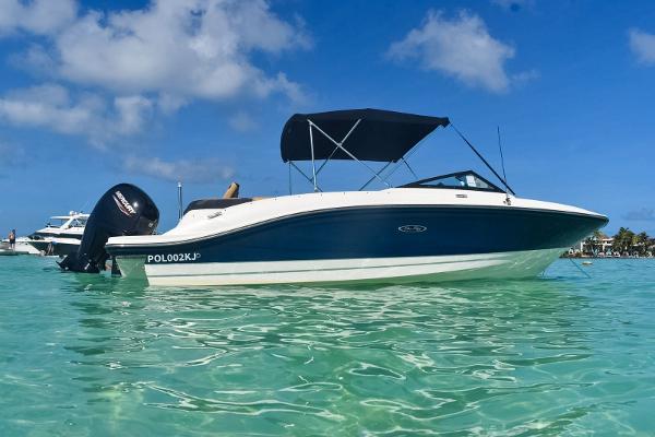 2021 Sea Ray SPX 210 Outboard