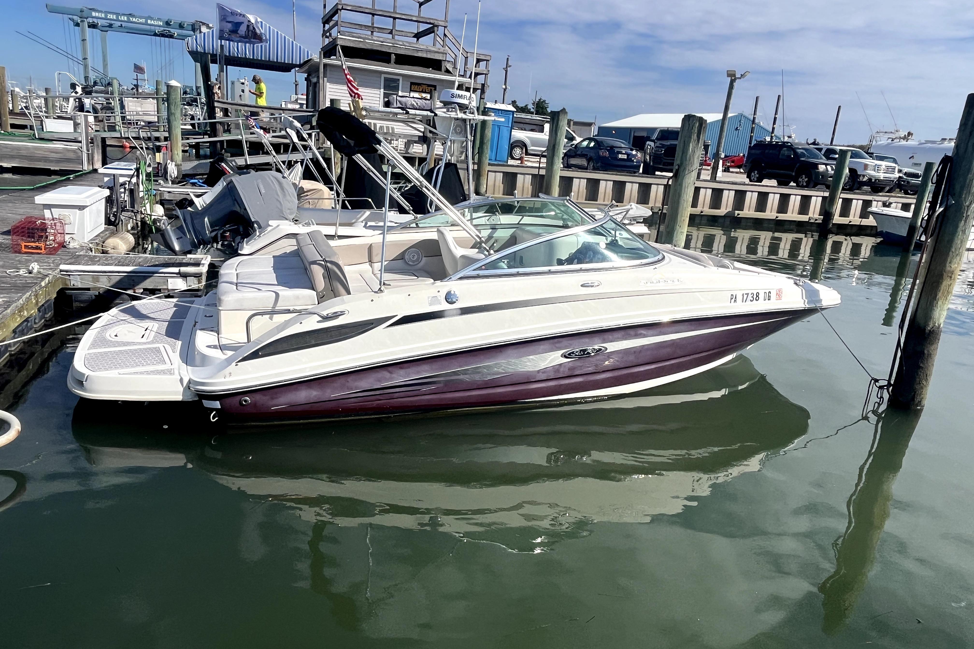 2010 Sea Ray 220 Sundeck