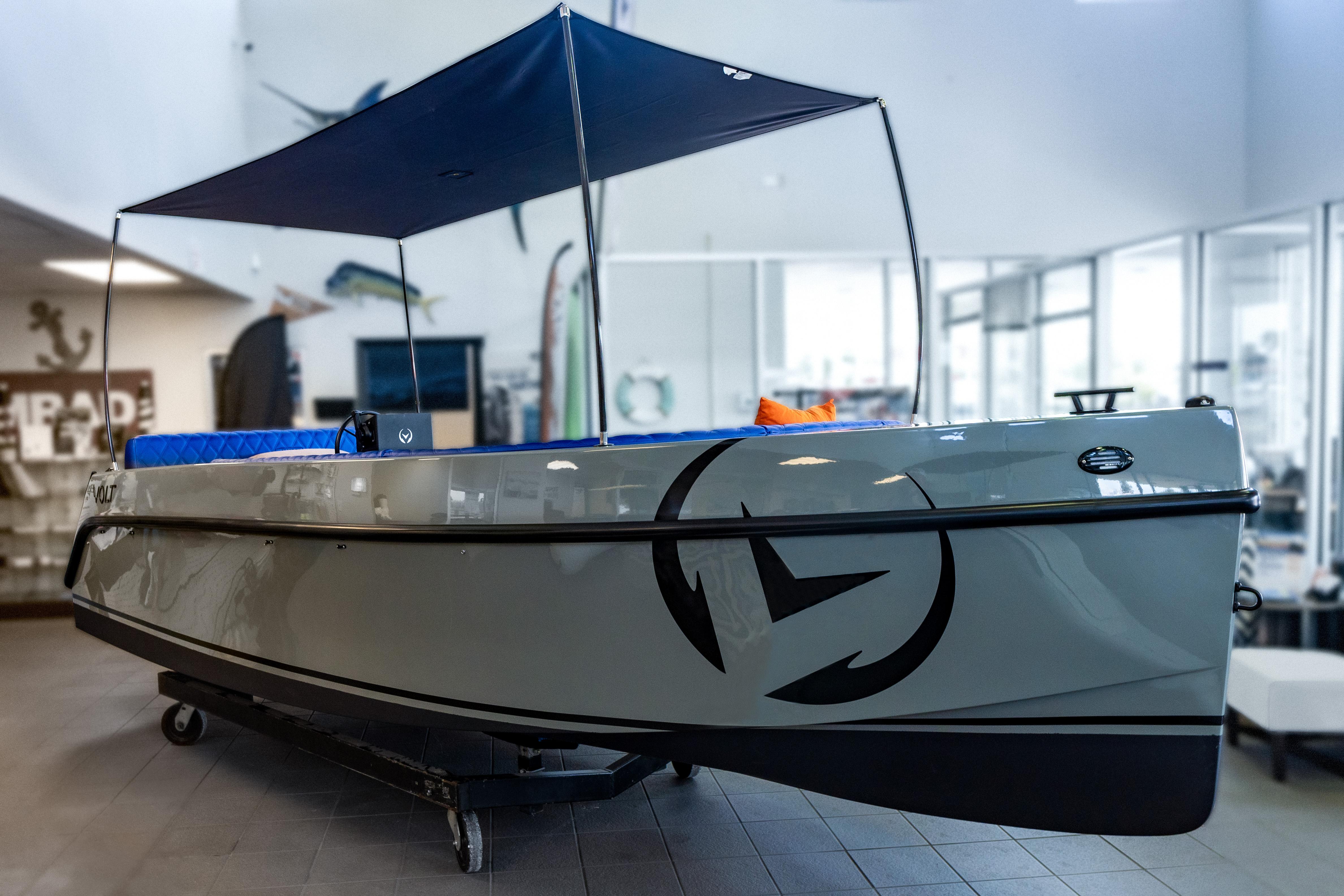 2023 Vision Marine Technologies Volt 180