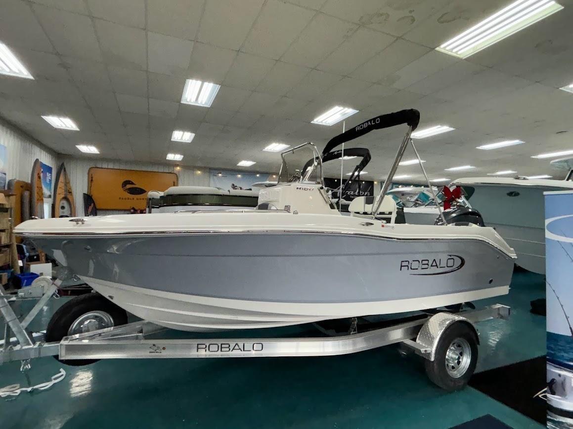 Robalo R180 2024 Robalo R180 1