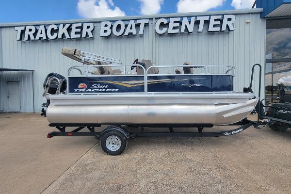 2025 Sun Tracker Bass Buggy 16 XL Select