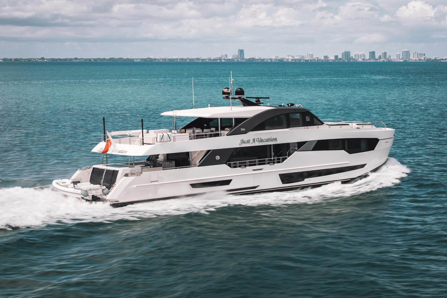2024 Ocean Alexander 30R