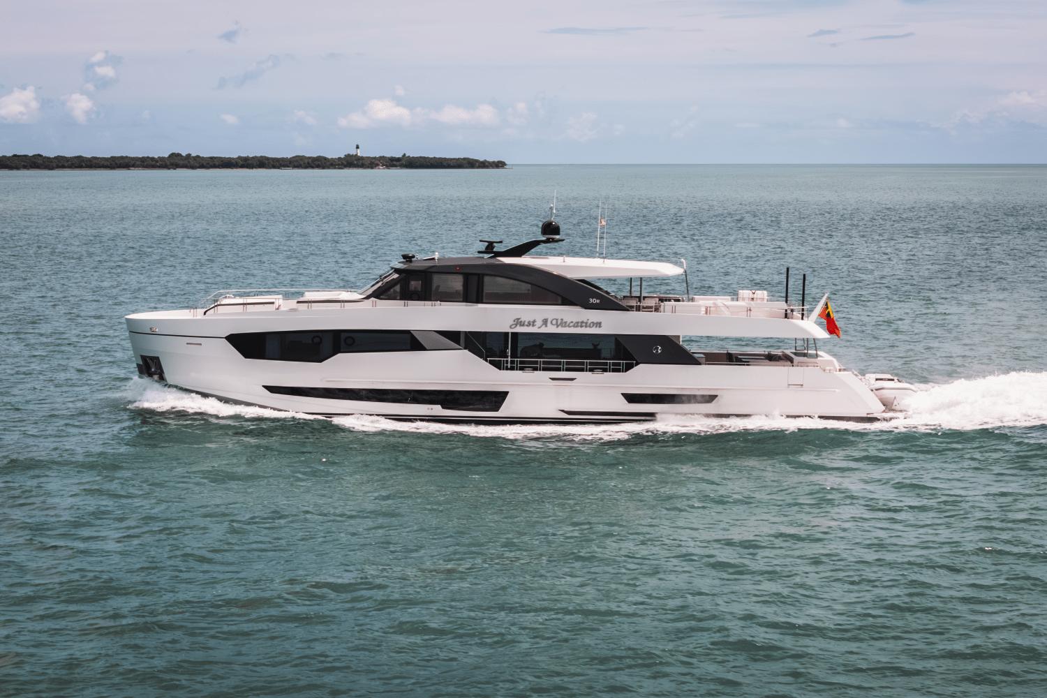 2024 Ocean Alexander 30R