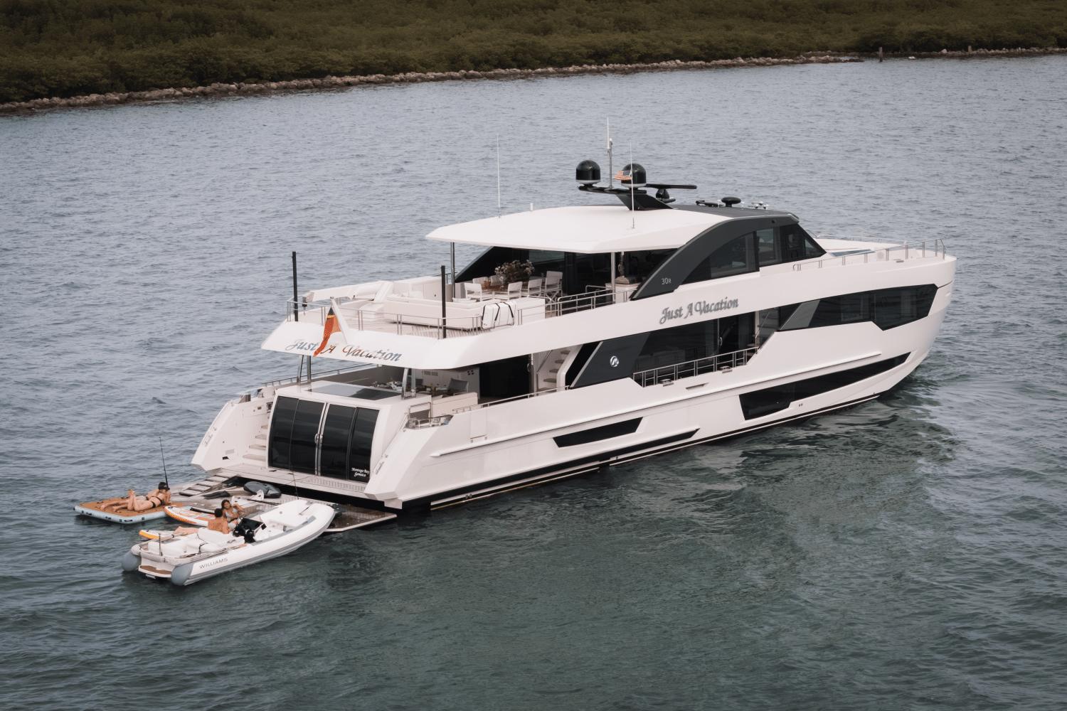 2024 Ocean Alexander 30R