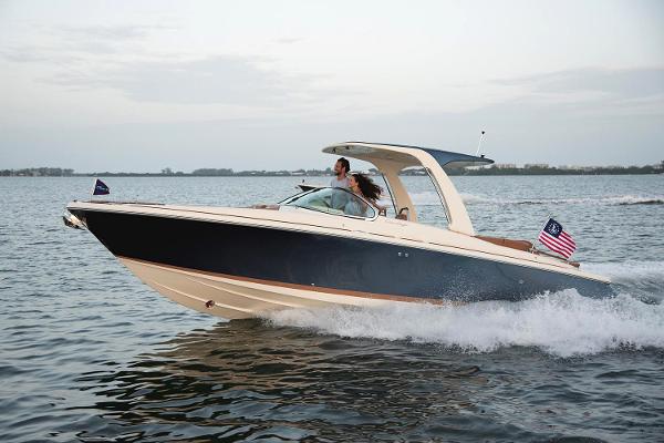 Chris-Craft Launch 28 GT Manufacturer Provided Image