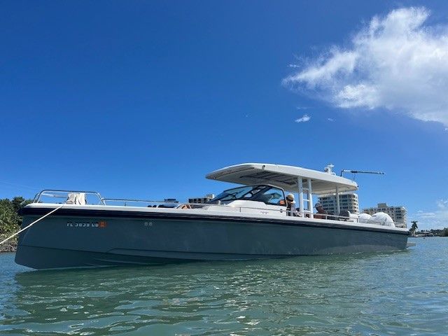 2017 Axopar 37 Sun Top