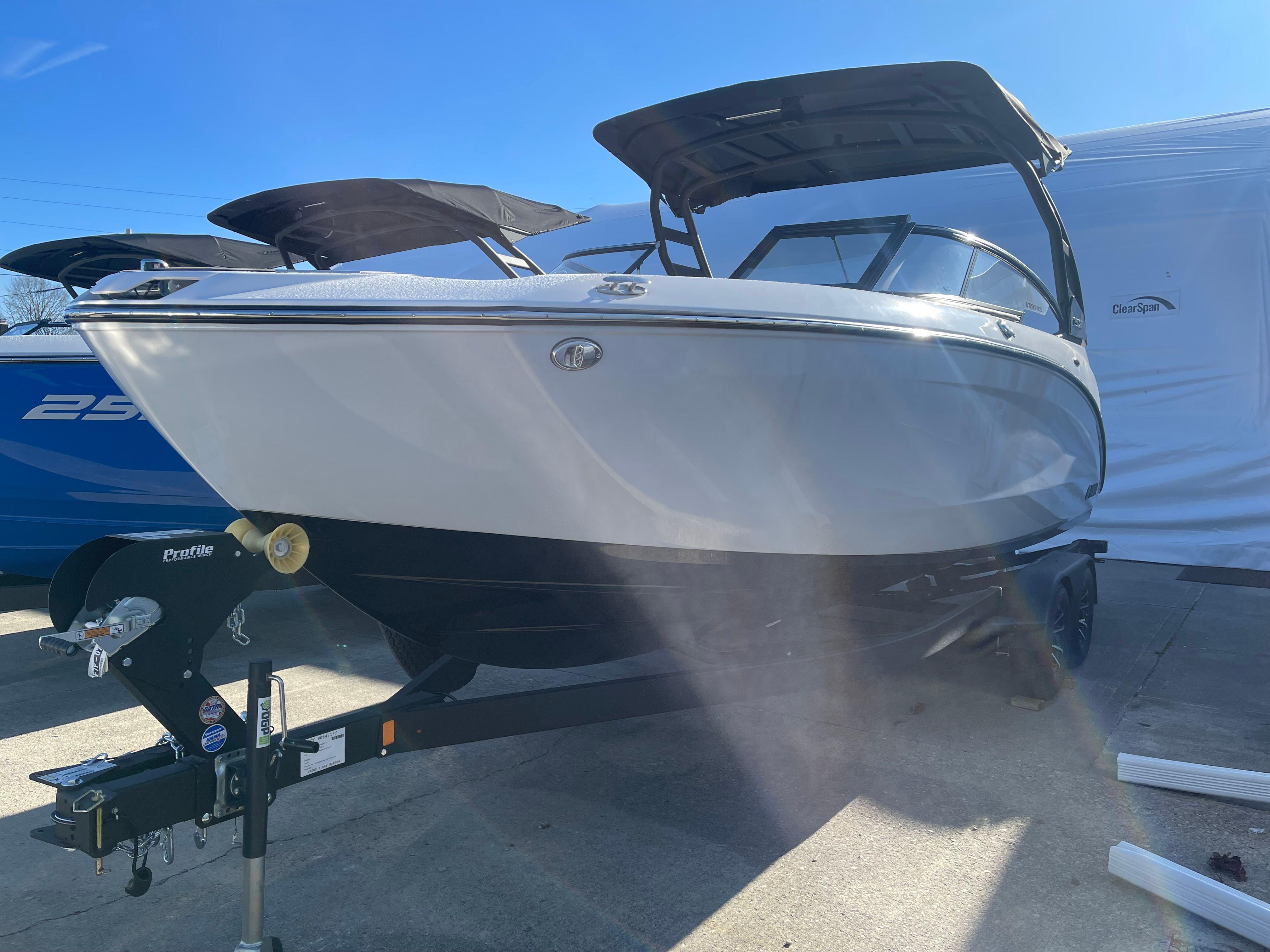 2025 Yamaha Boats 252 SE
