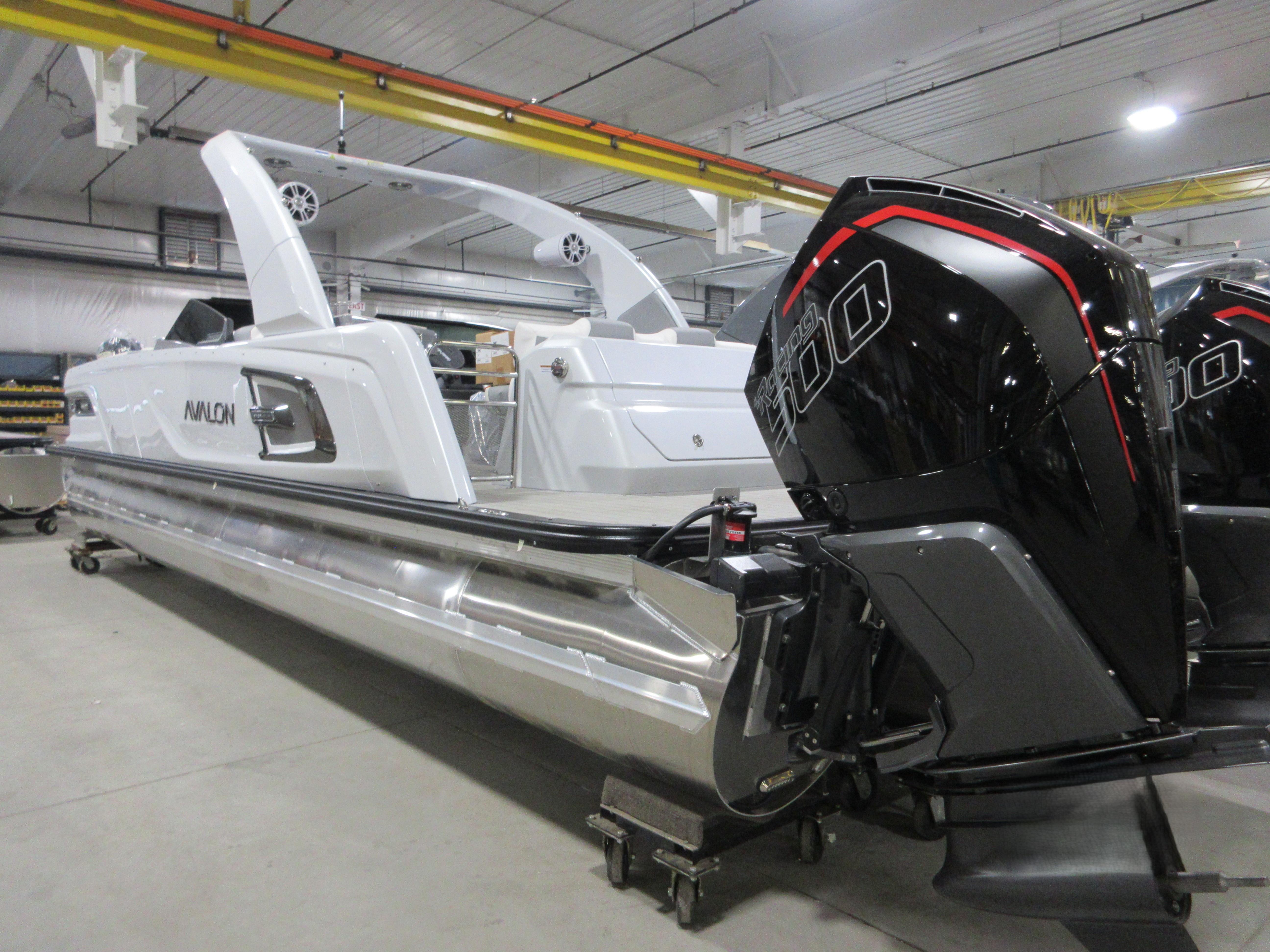 Avalon Excalibur Elite Windshield Twin 500R 2025 Avalon Excalibur Elite Windshield Twin 500R 1