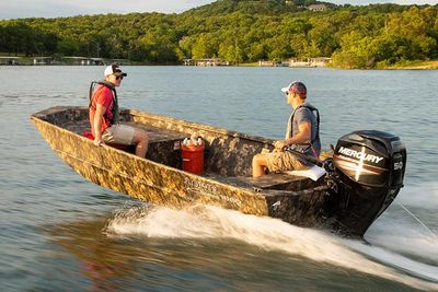 Lowe Roughneck 1660 Deluxe Tiller Boat