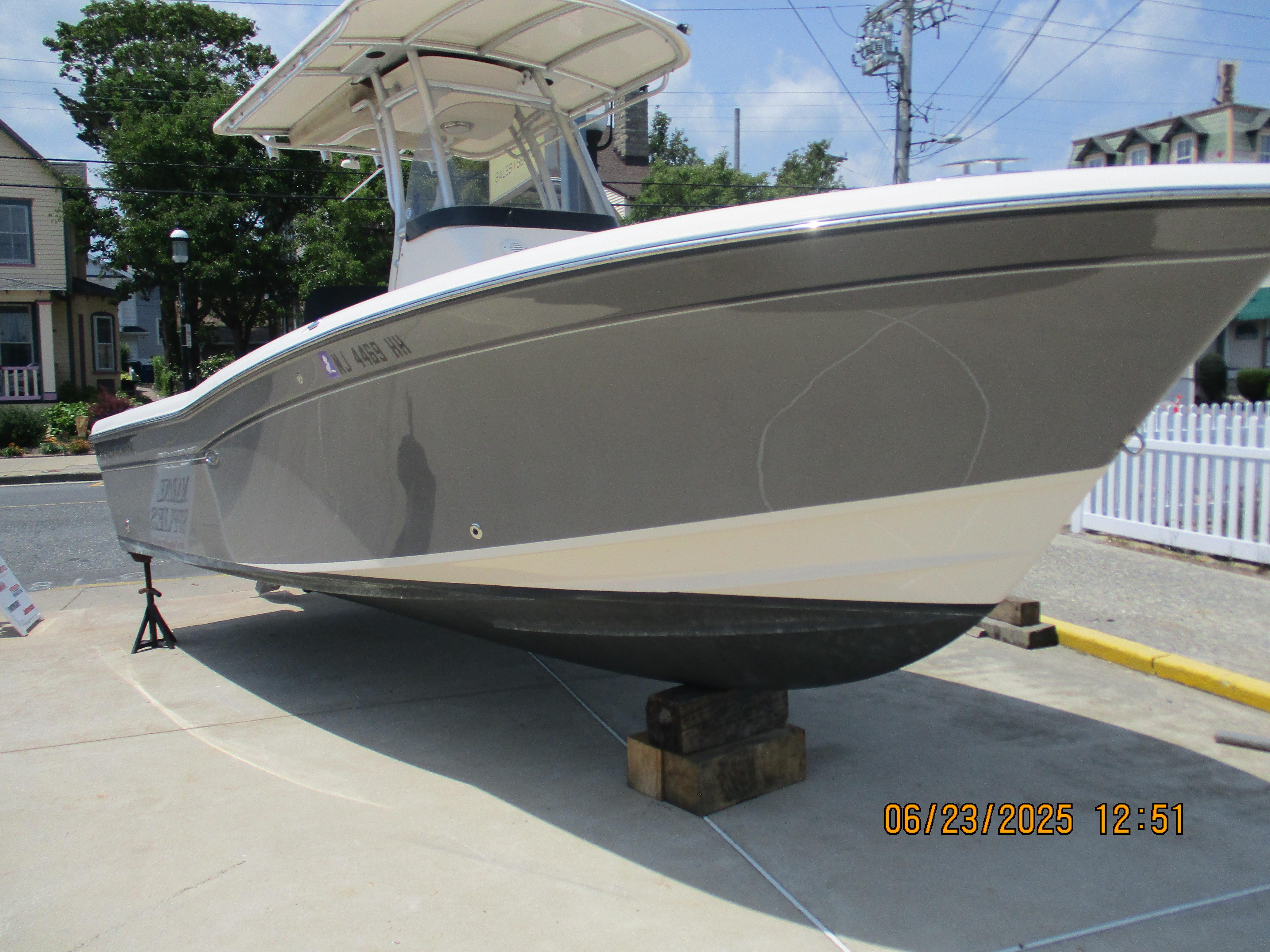 2016 Grady-White Fisherman 230