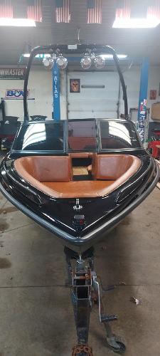 1996 Correct Craft 215