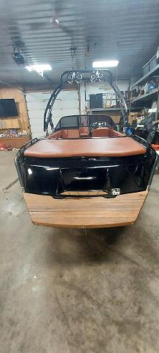 1996 Correct Craft 215