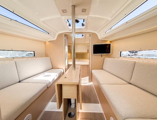 2021 Beneteau Oceanis 30.1