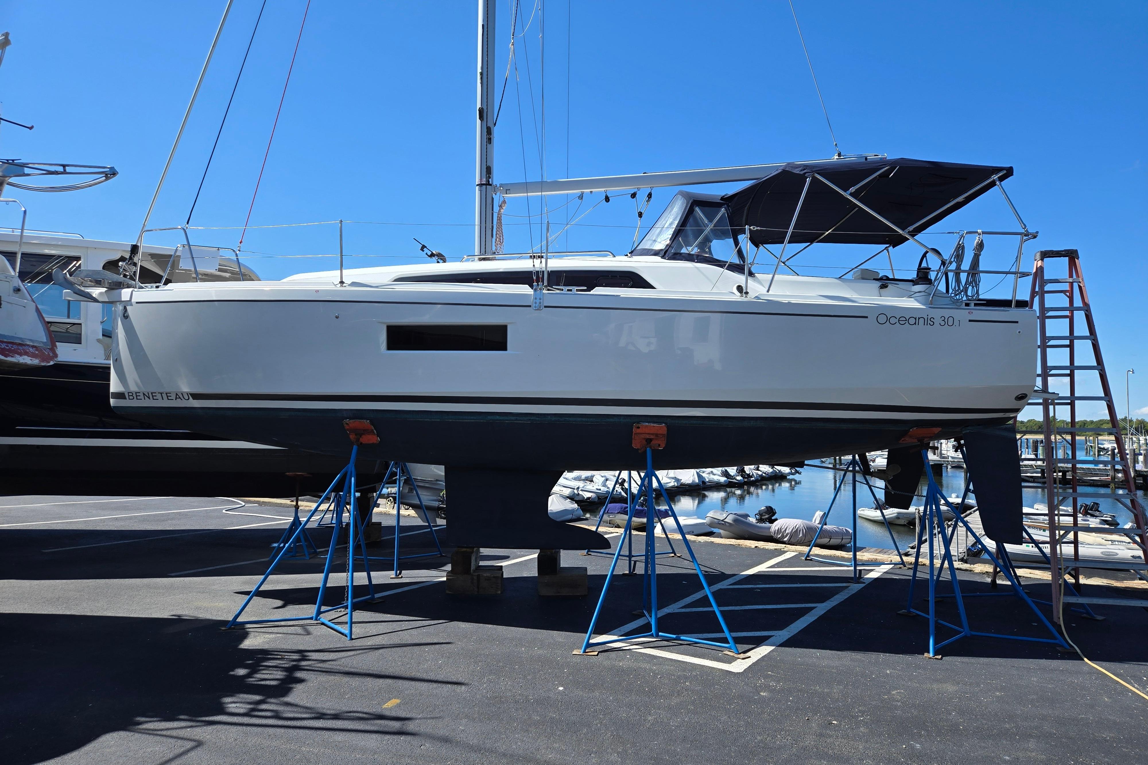 2021 Beneteau Oceanis 30.1