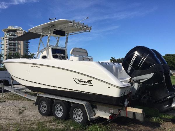 2006 Boston Whaler 270 Outrage