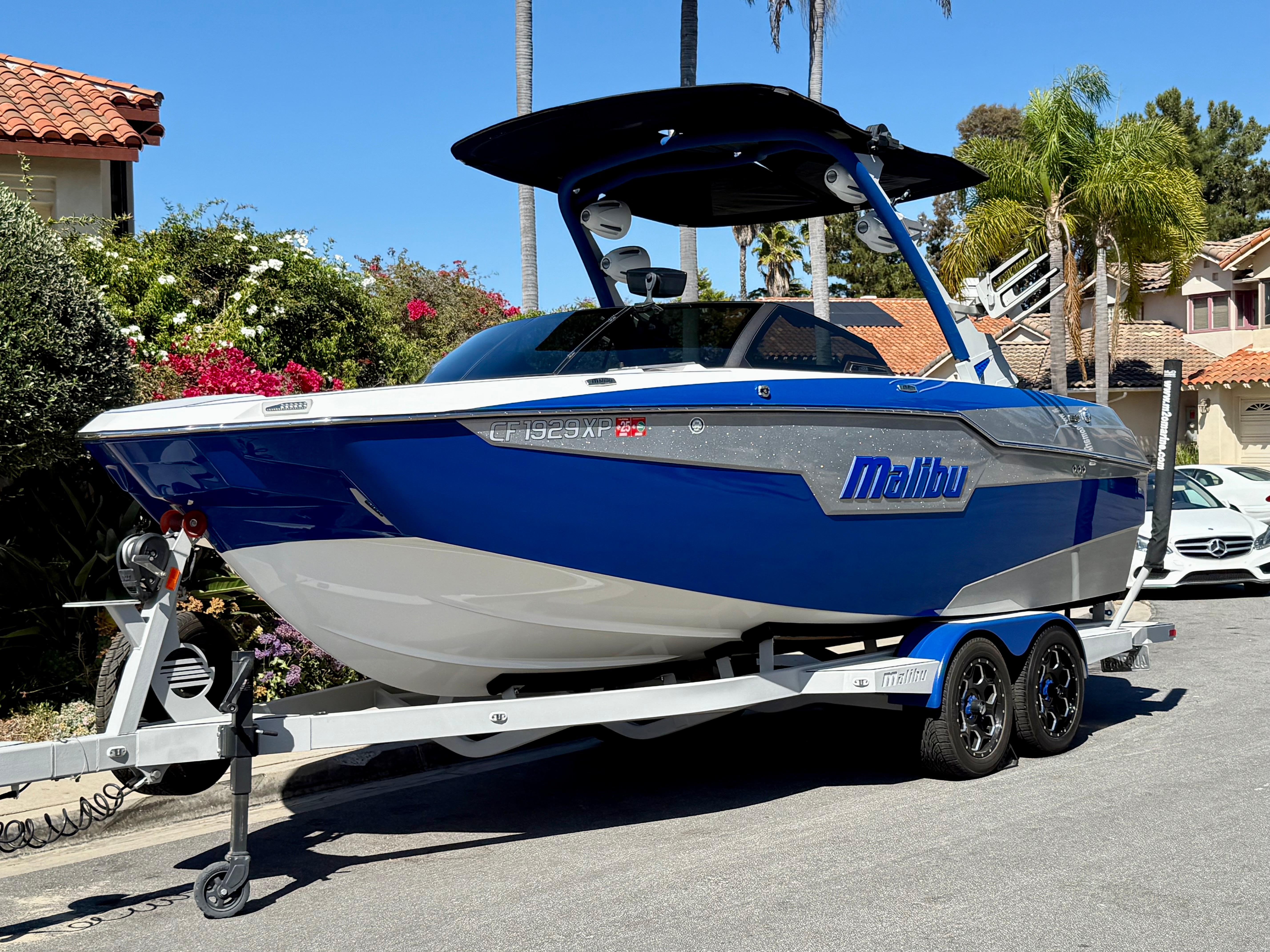 2022 Malibu M220