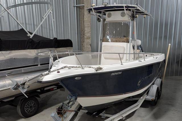 2007 Seaswirl Striper 2301 Center Console O/B