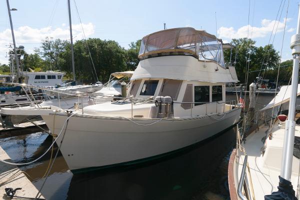 2006 Mainship 34 Trawler