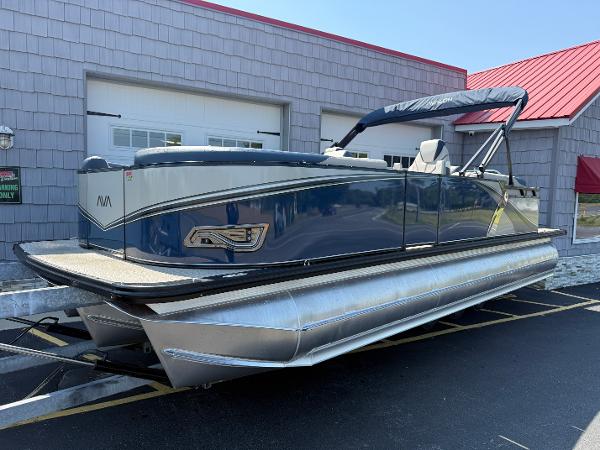 2025 Avalon LSZ Quad Lounger - 24' Tri Toon High Performance