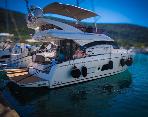 Bavaria Virtess 420 Fly Bavaria Virtess 420 Fly