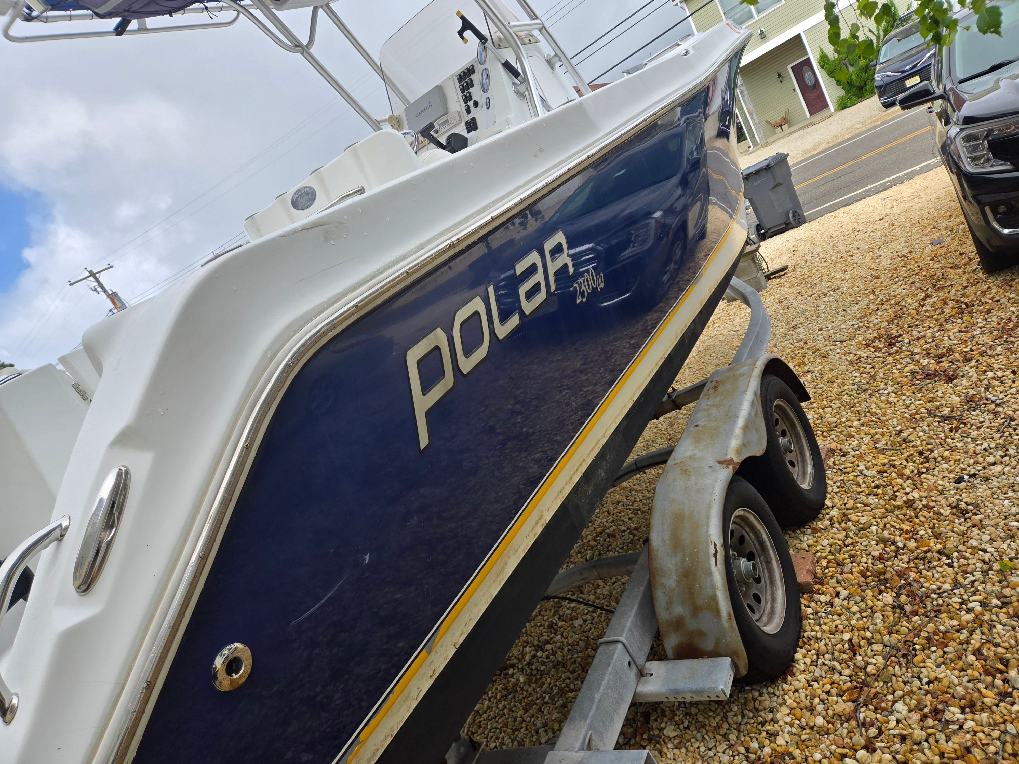2006 Polar 2300 Center Console