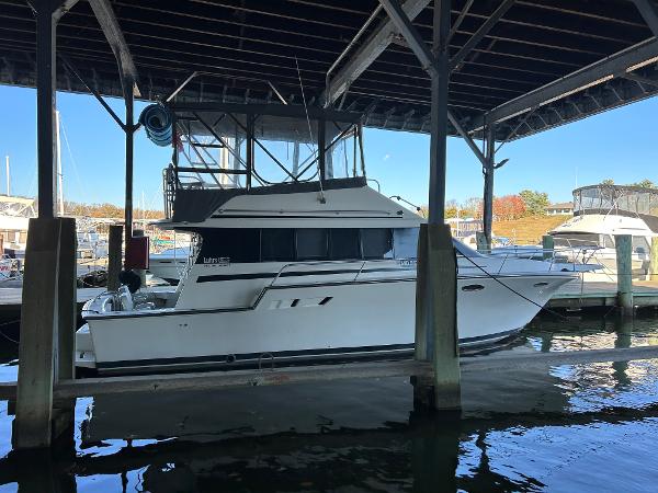 1990 Luhrs 34