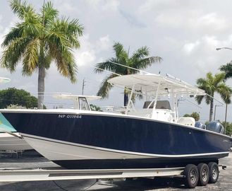 2003 Jupiter 31 Center Console
