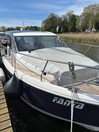 2014 Sealine C330