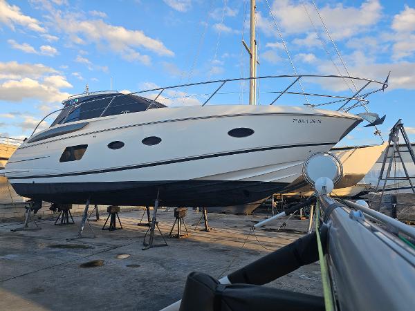 2016 Princess V39