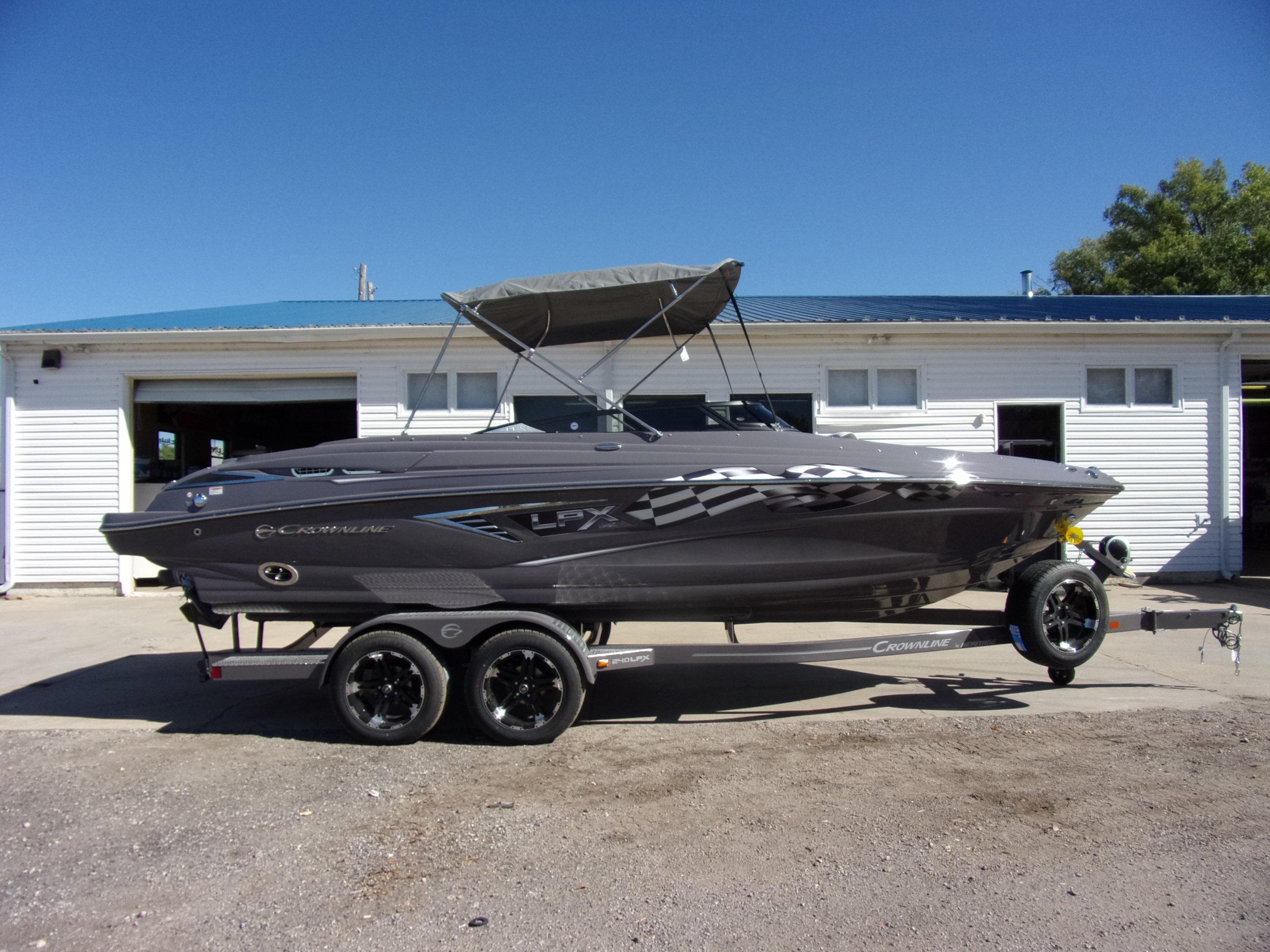 2023 Crownline 240 SS LPX, Hutchinson Kansas - boats.com