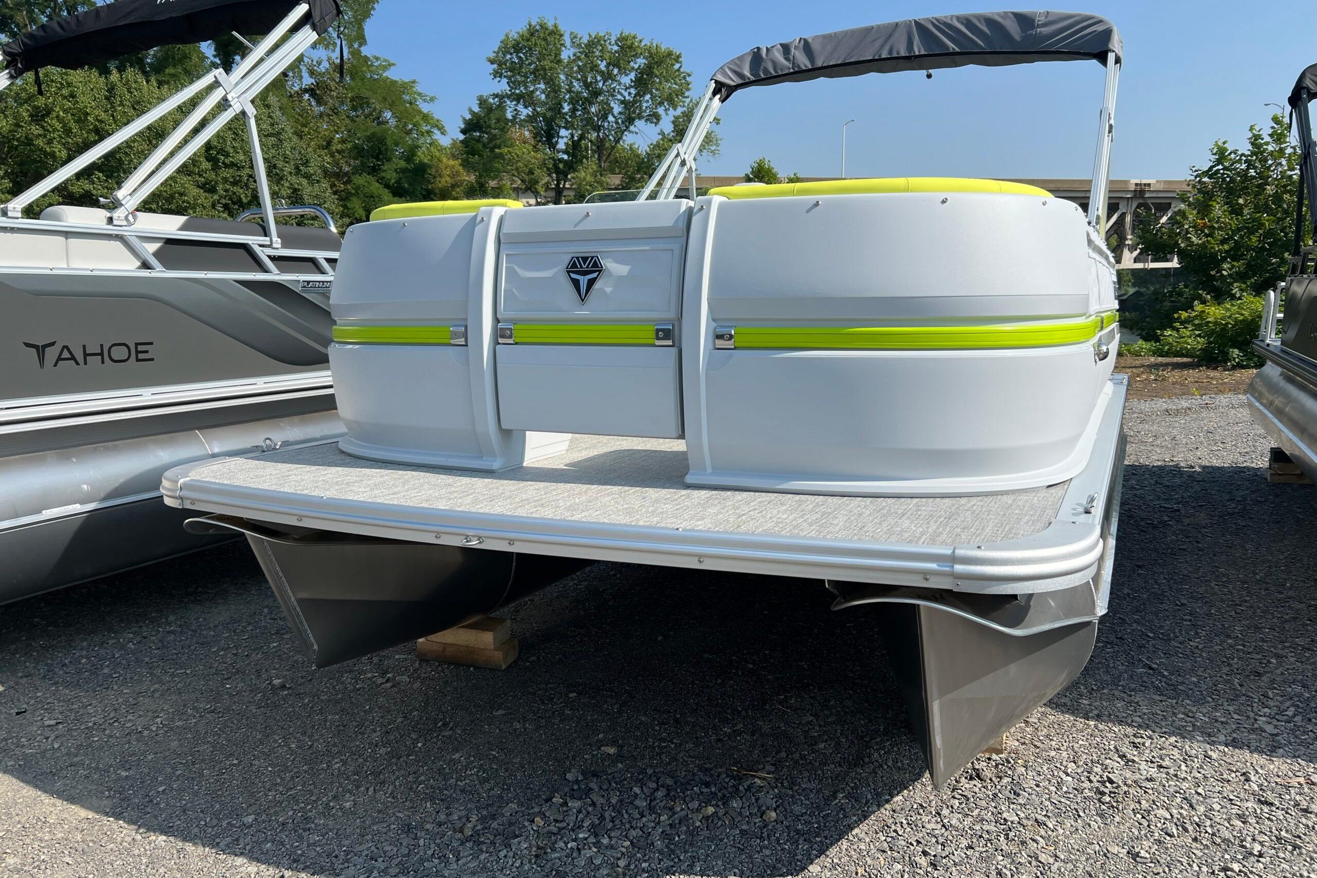 2026 Tahoe Pontoon AURA 1985