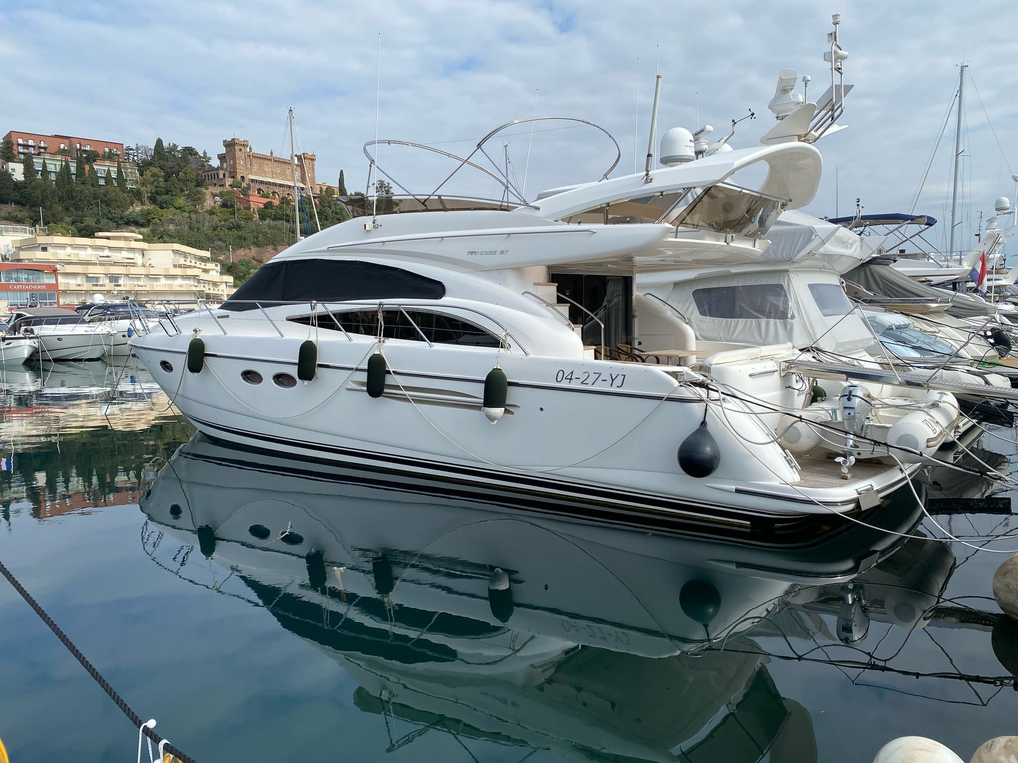 Princess 57 fly