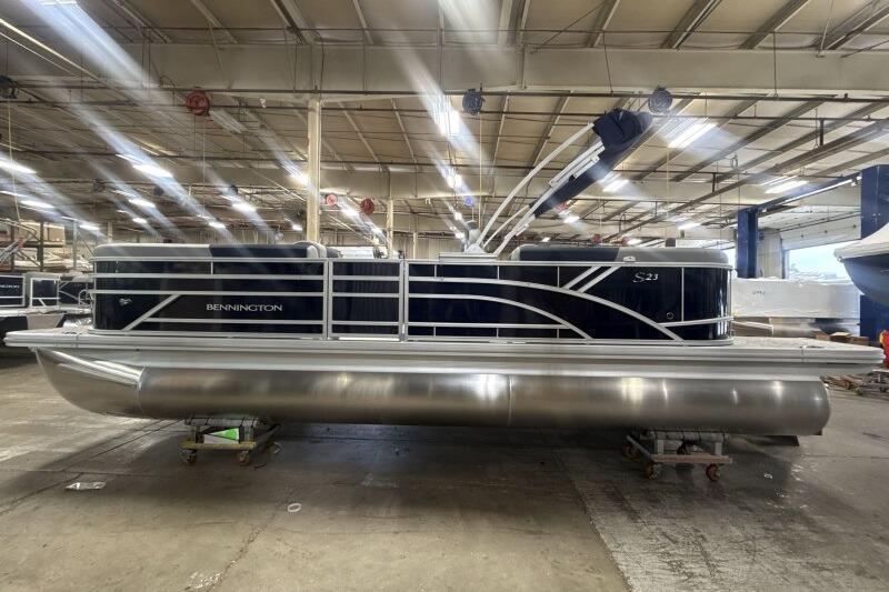 2026 Bennington S 22SSR