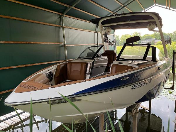 Malibu Wakesetter 25 LSV