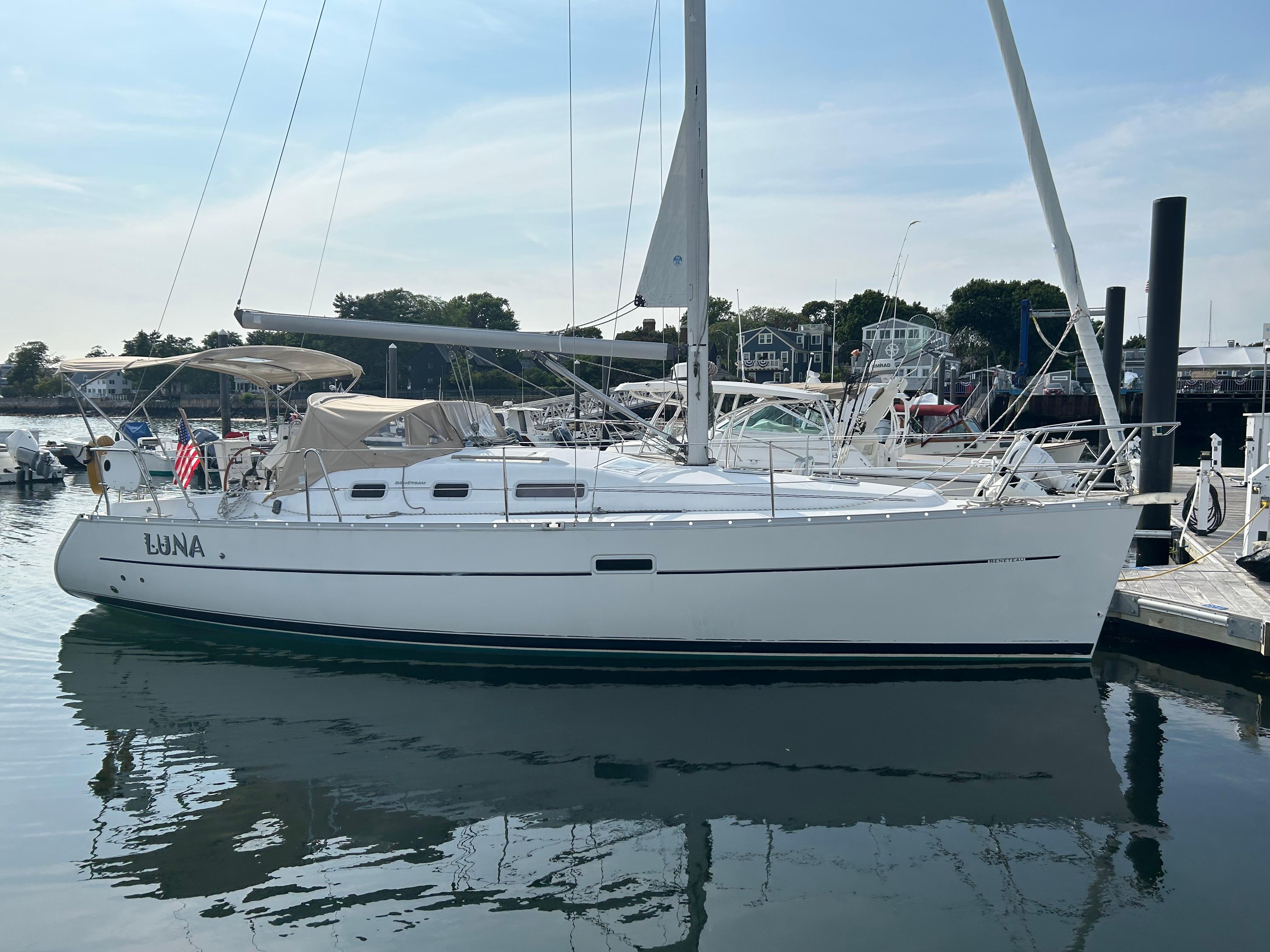 2006 Beneteau Oceanis Clipper 323