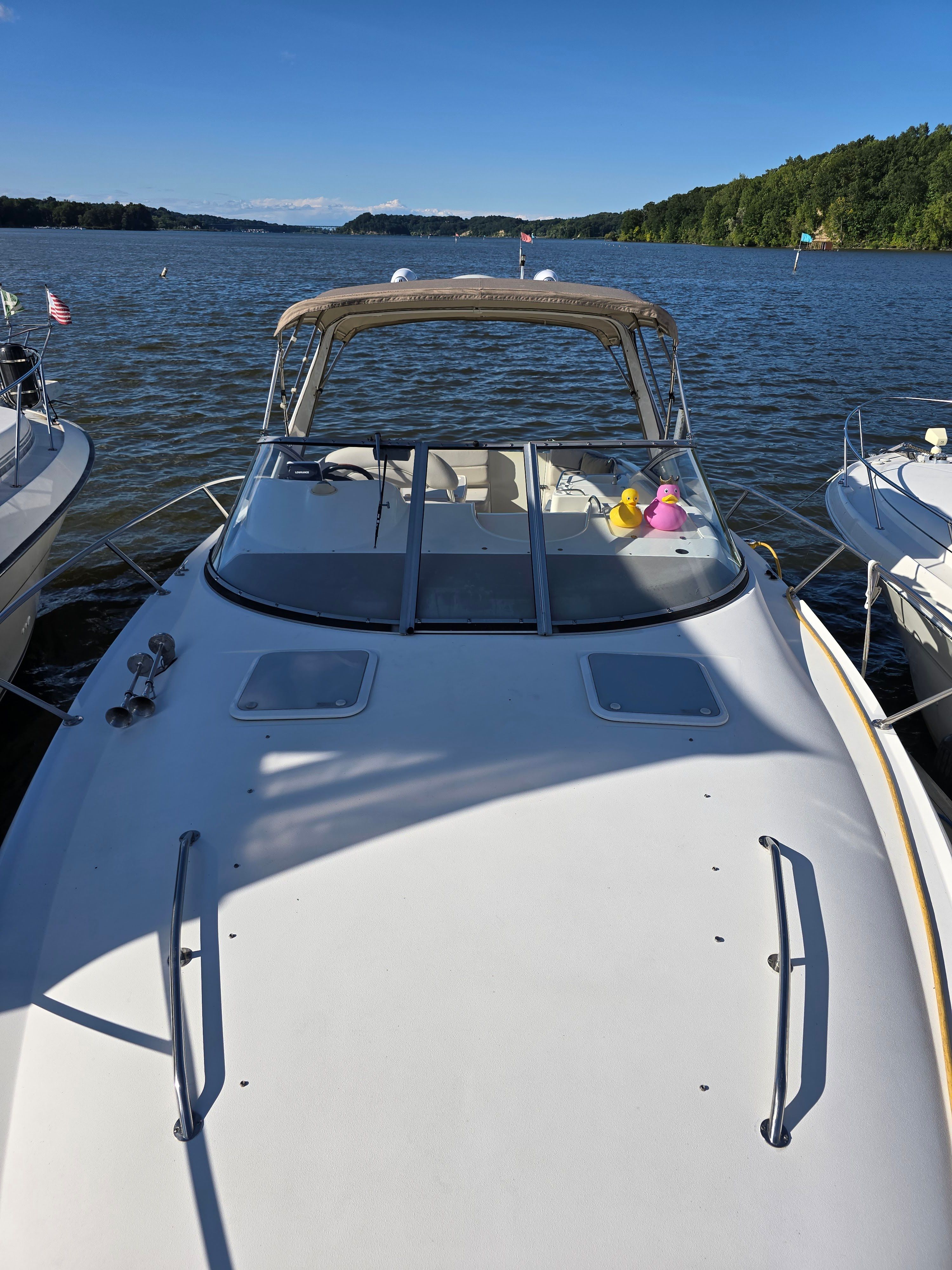 2004 Larson Cabrio 330