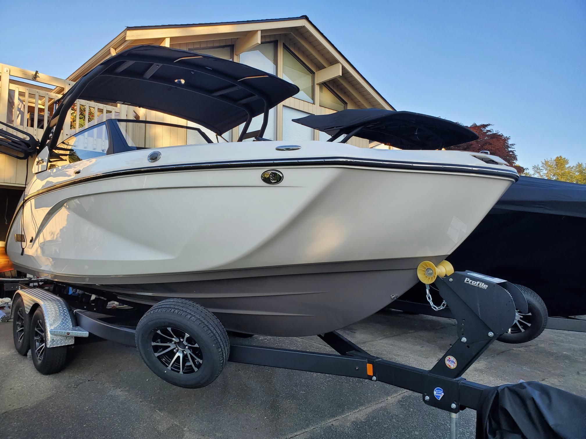 2023 Yamaha Boats 222SD