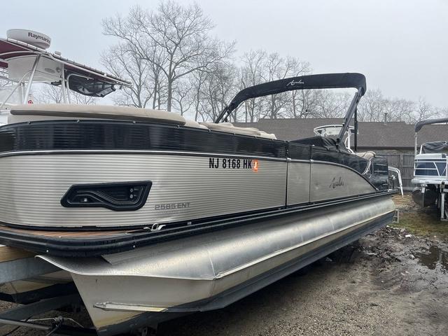 2017 Avalon Catalina Platinum Entertainer 27'