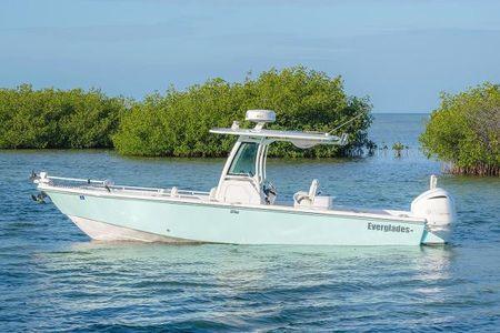 2025 Everglades 273 CC