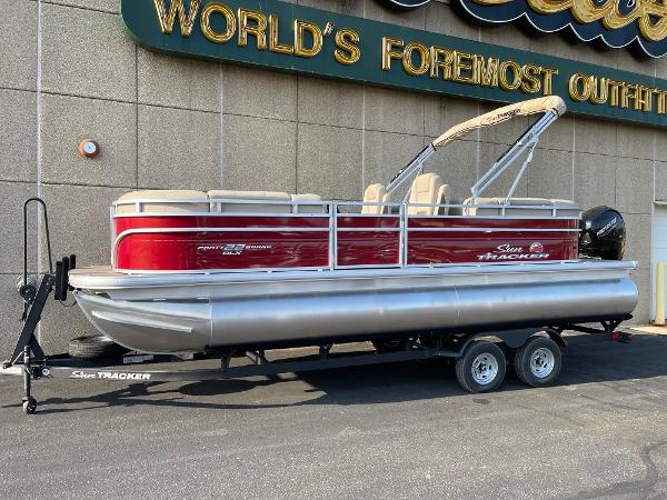 2025 Sun Tracker Party Barge 22 DLX