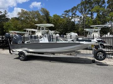 2025 Xpress H20B Bay