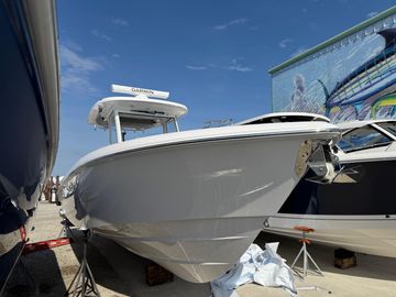 2025 Everglades 315 Center Console