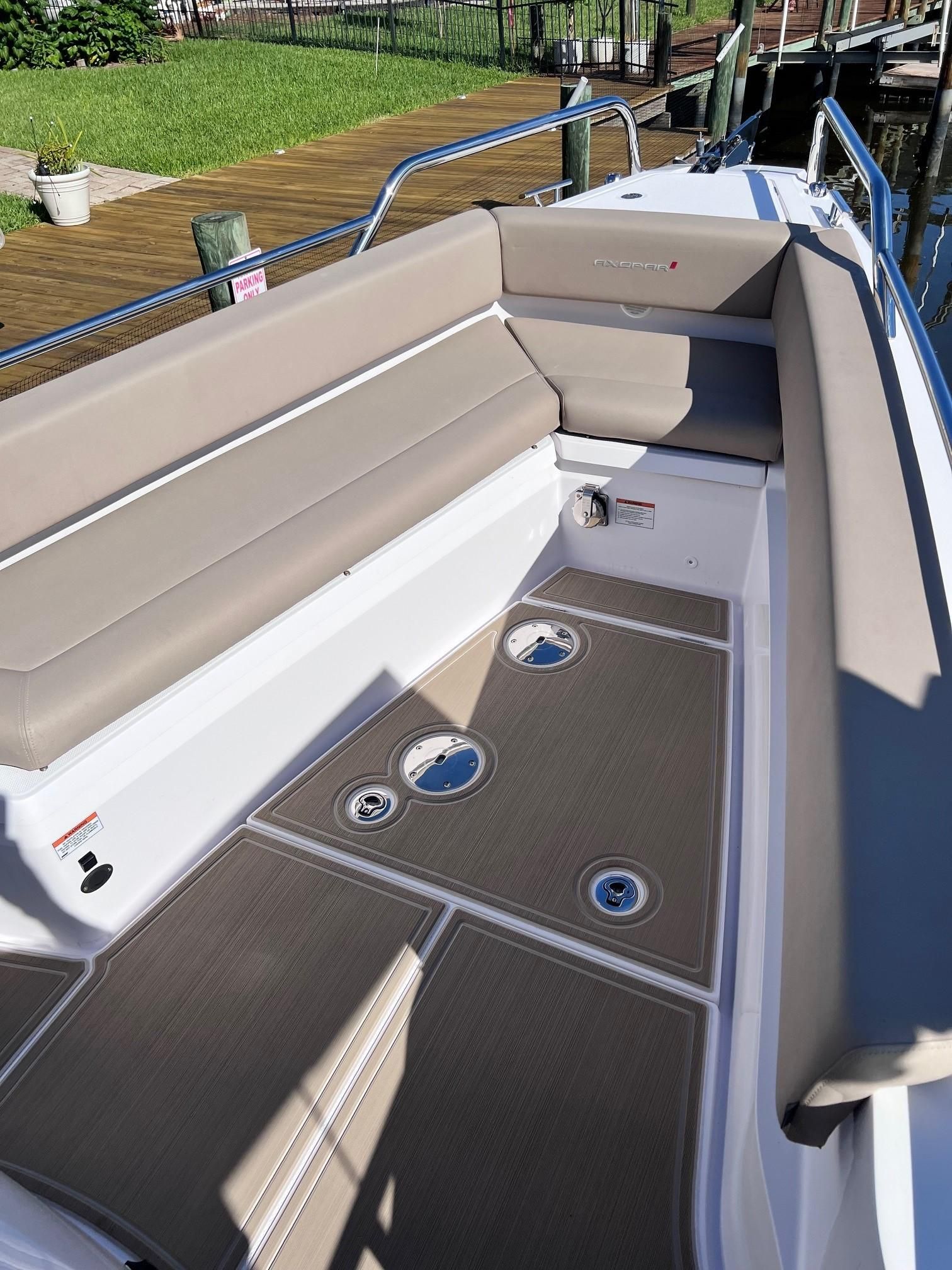 2022 Axopar 28 CABIN
