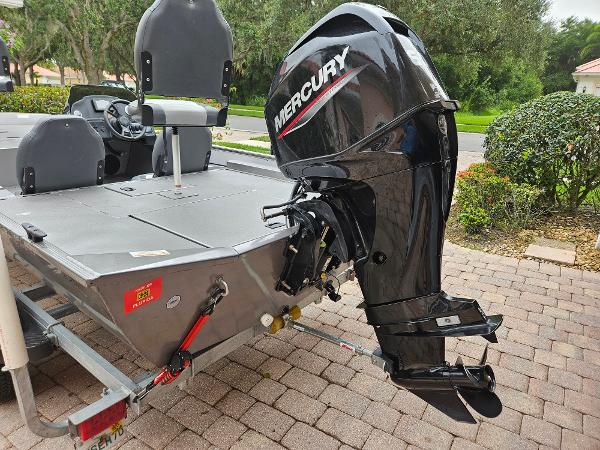 2022 Lowe Scorpion17