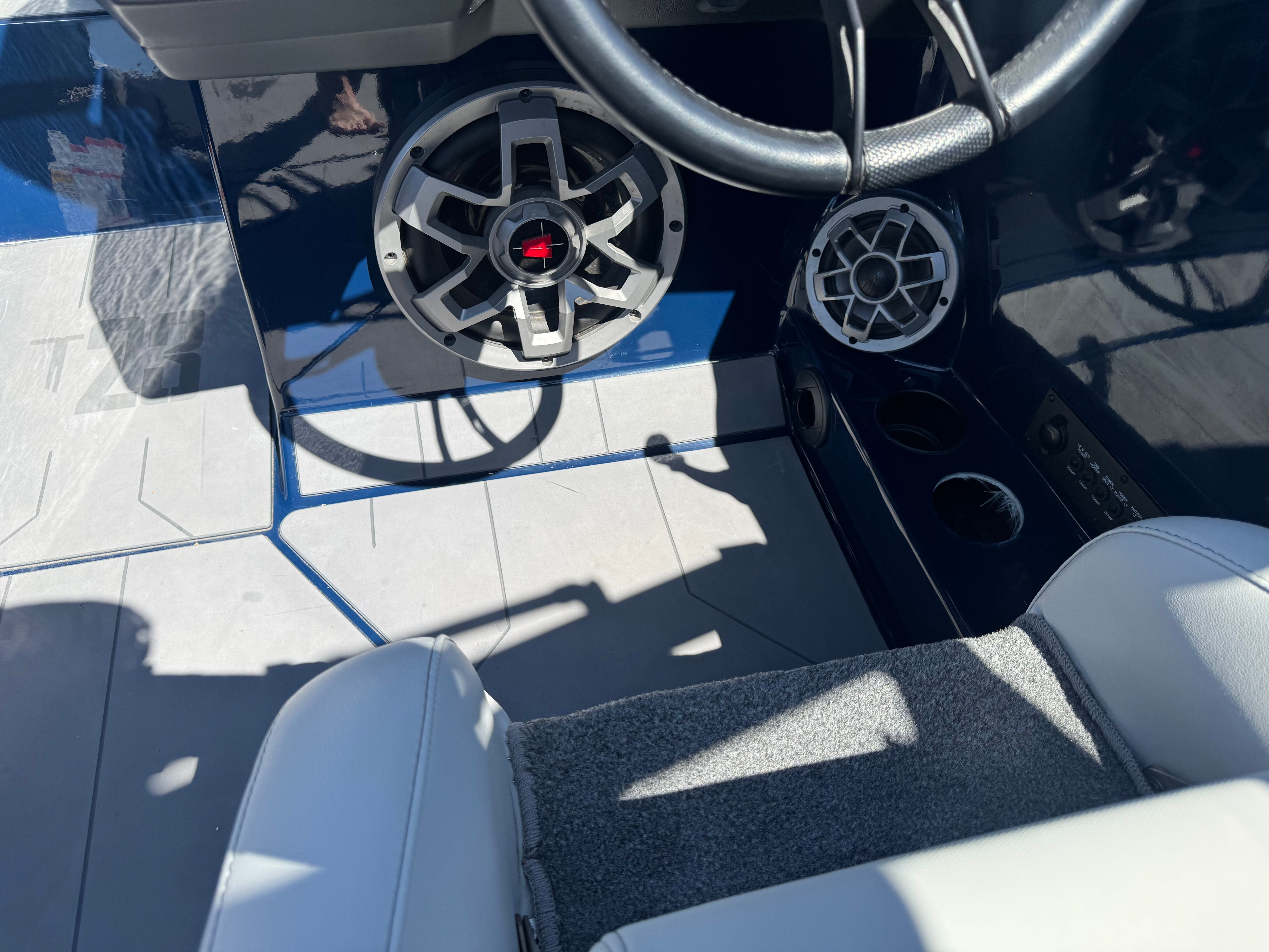 2021 Axis T23