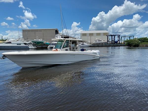 2014 Boston Whaler 350 Outrage