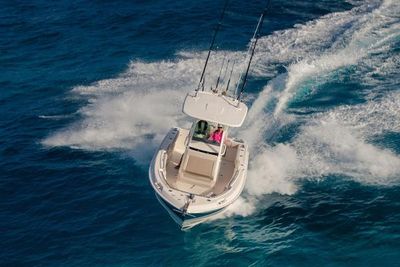 Boston Whaler 230 Outrage Boat