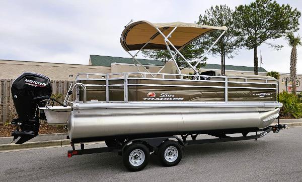 2025 Sun Tracker SportFish 20 DLX