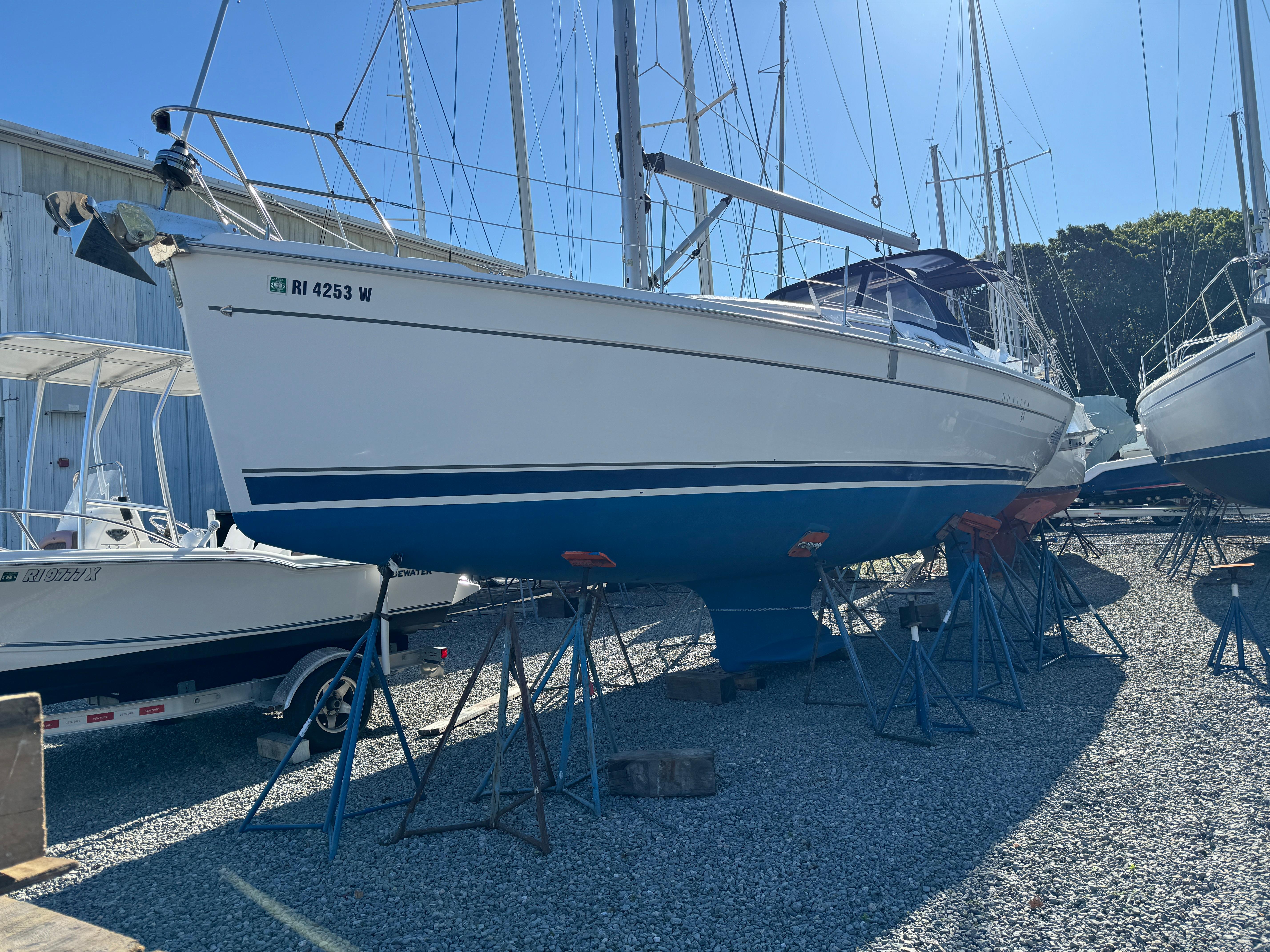 2007 Hunter 38
